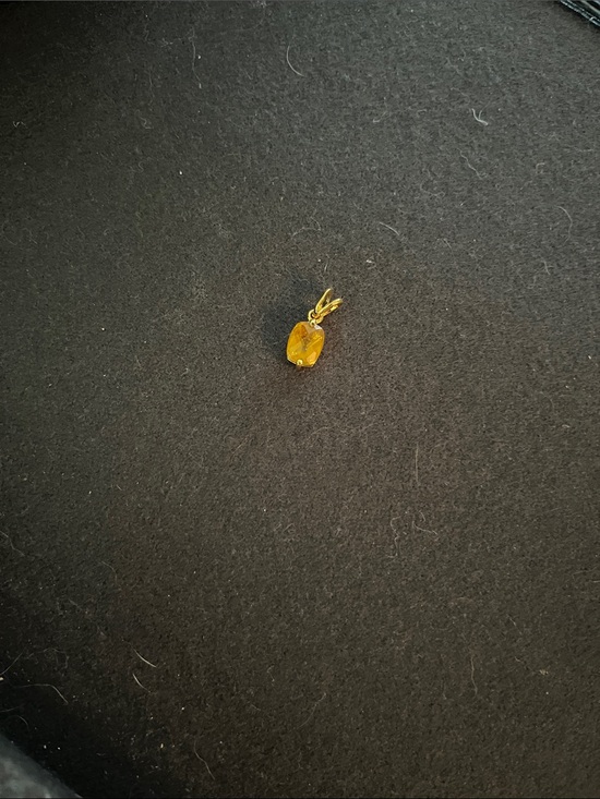 Jewelry - Beautiful Gold Amber Teardrop Pendant